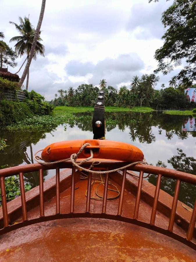 Anandam Stays - Premium 3Bhk Plush Homestay, Vaikom Near Kumarakom Zewnętrze zdjęcie